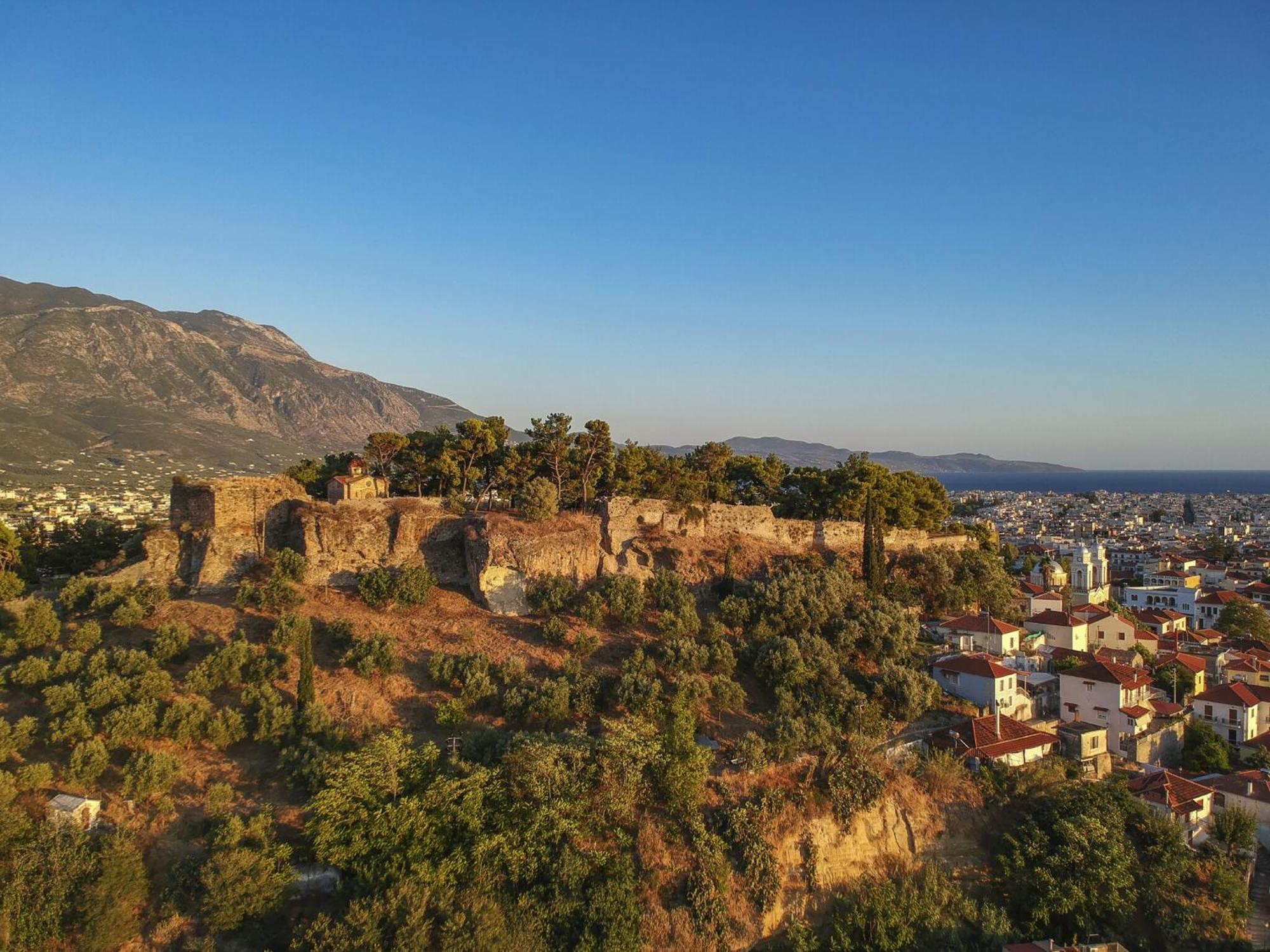 Lito'S Central Gem - Cozy Dream Getaway Каламата Экстерьер фото